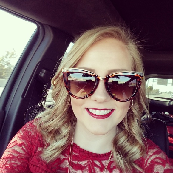 Meet your Posher, Leah - Picture 1 of 1